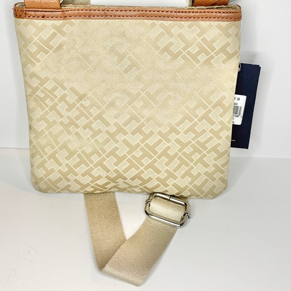 NWT Tommy Hilfiger tan crossbody bag - Picture 3 of 3